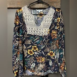 Floral & lace top